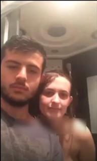 Teyzesine Ensest Genç İfşa! Teyzesi Banyo Yaparken Hemen İçeri Girip “Bana Güvenmiyor Musun Teyze.” Diyor Ve Çıplak Şekilde Yakalıyor. Öpüşmeye Başlıyorlar Efsane İfşa Sizlerle, Tavsiye İfşadır!