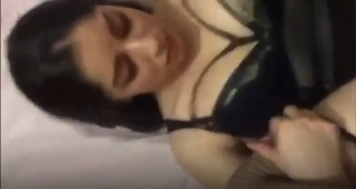 Hatun Garip Bir Şekilde İnliyor Adam En Sonunda Kızımızın Güzel Yüzüne Boşalıyor