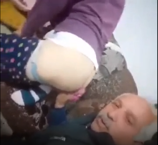 Yaş Yetmiş İş Bitmiş Karısına Canlı Yayında Sikici Arayan Dayımızız Oldukça Entersan Bir İçerik !