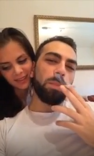 Fatih Önce Sevgilisini Canlı Yayındakilere Sergiliyor Sorna Farklı Pozisyonlarda Sikiyor!
