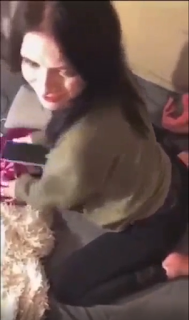 Twerk yapan kuzeni Sinem’i sakso çekmesi için ikna ediyor sonrası malum !
